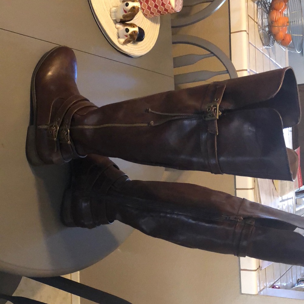 Brown boots 9 1/2